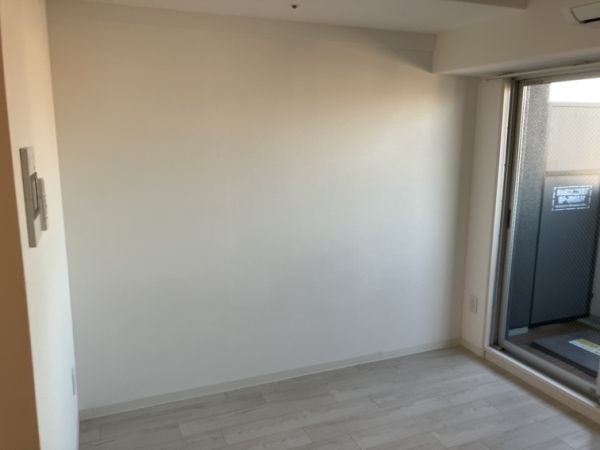 アドバンス上町台シュタット13階1K リビングの画像