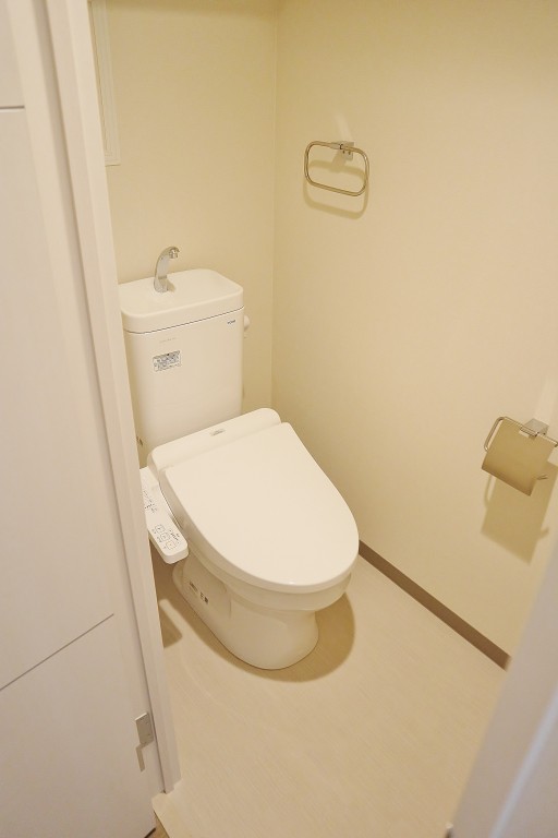 中条プレイス6階1LDK トイレの画像