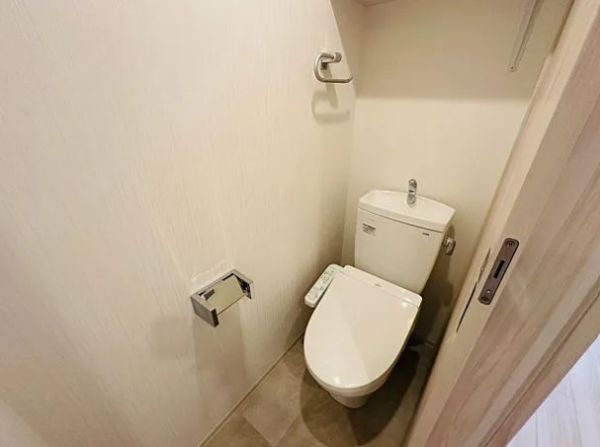 プレジオ松屋町12階1LDK トイレの画像
