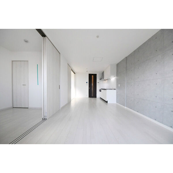 AVANTIO小路1階2LDK リビングの画像