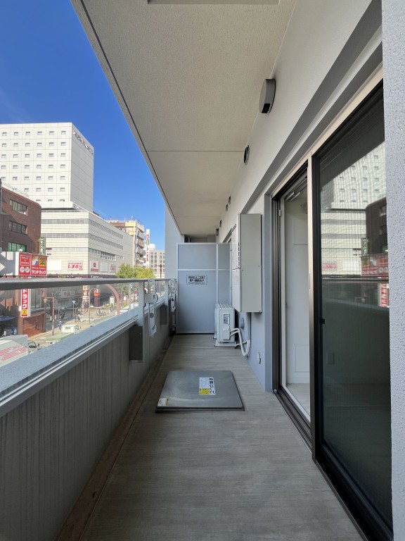 ラヴィベール江坂8階1LDK ベランダの画像