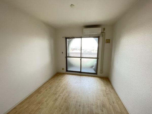 ラ・セデュクシオン4階1K 部屋②の画像