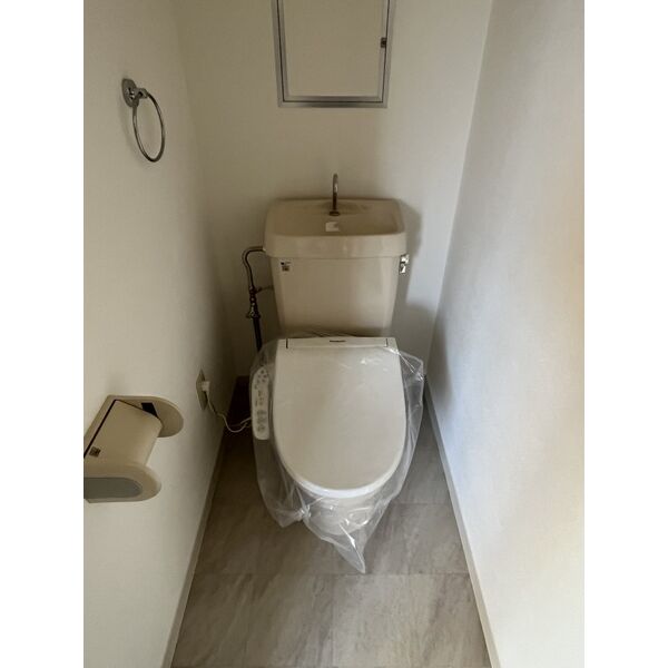 エランドール江坂3階2LDK トイレの画像