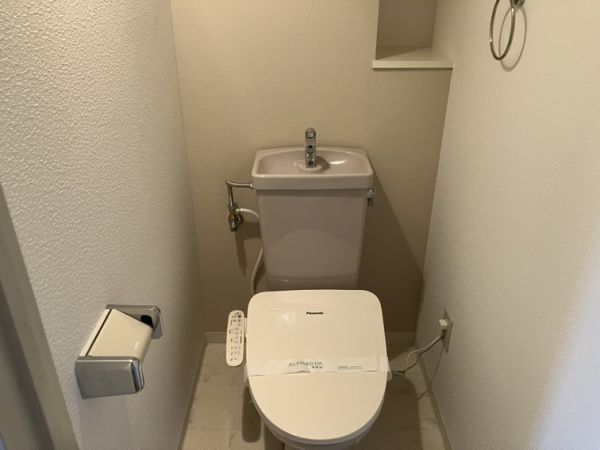 ジョイフルライフ泉丘6階3LDK トイレの画像
