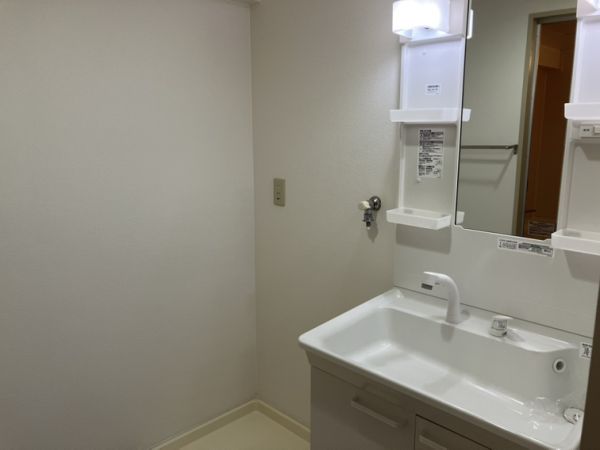 ジョイフルライフ泉丘6階3LDK 洗面所の画像