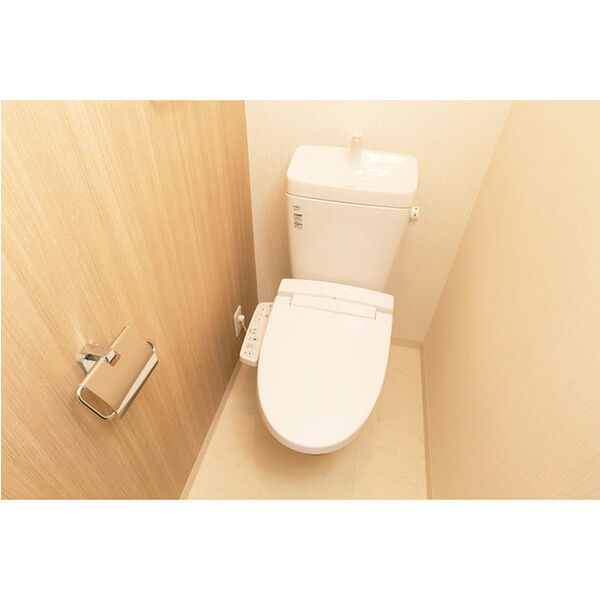リッツ新大阪04階1K トイレの画像