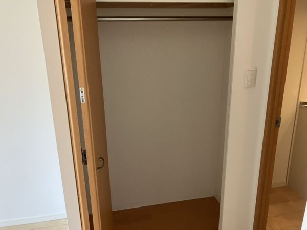 パークフラッツ緑地公園5階1K 収納の画像