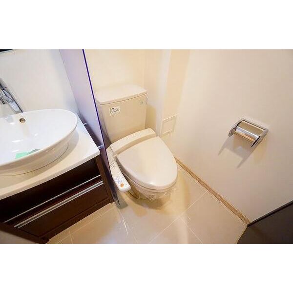 アーデン京町堀ウエスト2階1K トイレの画像