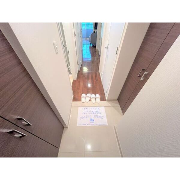 アビティ江坂9階1K 玄関の画像