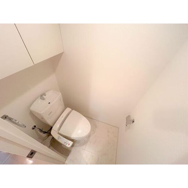 アビティ江坂3階1K トイレの画像