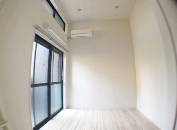 Haus Ruhe 高Haus Ruhe 高畑1階1R リビングの画像