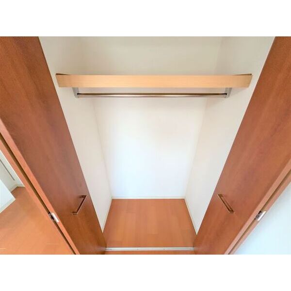 セレニテ新大阪弐番館14階1K 収納の画像