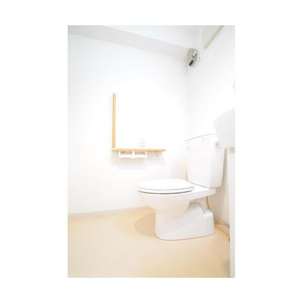 ロハス江坂2階1DK トイレの画像