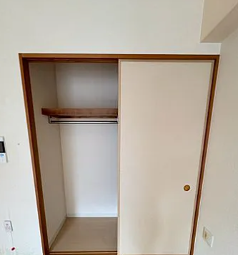 ロハス江坂2階1DK 収納の画像