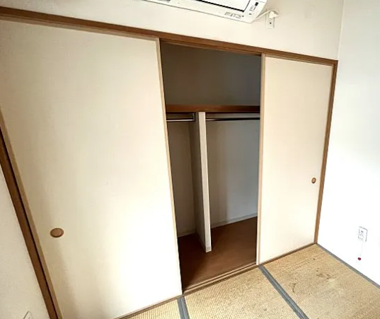 ロハス江坂3階1DK 収納の画像