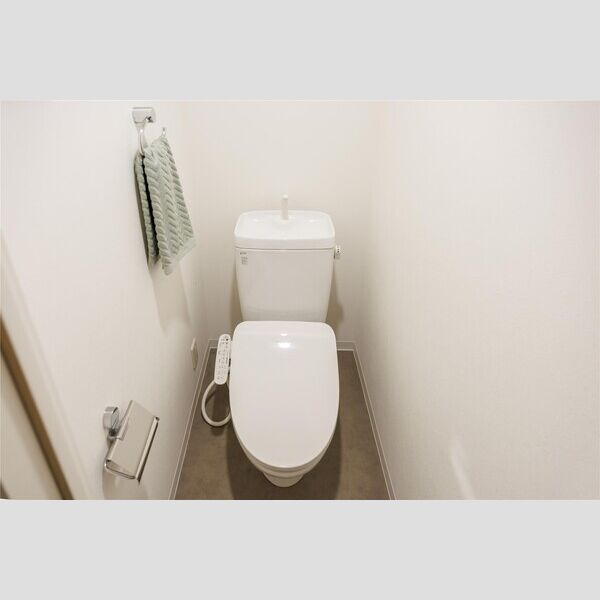 ユーレジデンス淀屋橋13階1K トイレの画像