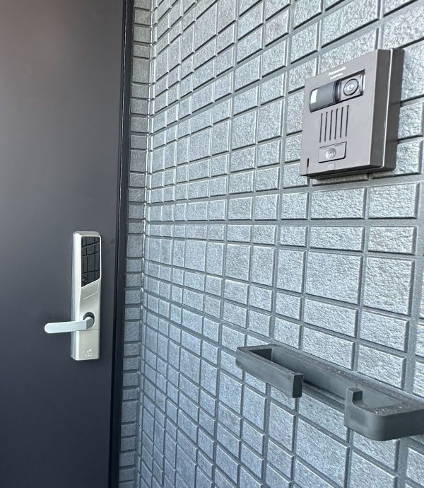 クラムズ黄金1階1LDK 玄関の画像