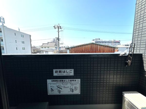 クラムズ黄金1階1LDK ベランダの画像