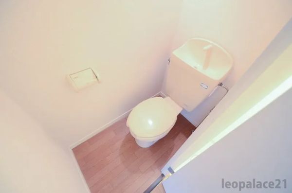 レオパレスコーラルⅡ1階1K トイレの画像