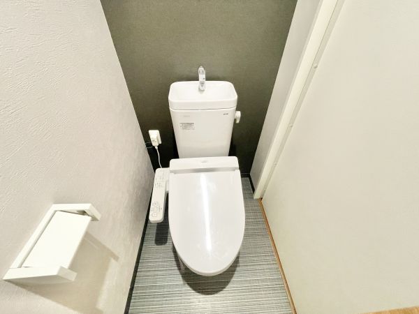 ソレイユ中島1階1LDK トイレの画像