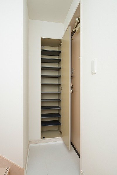 Casa domani 八熊2階1R 玄関の画像