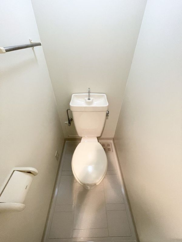 ラフォーレ竹山2階1K トイレの画像