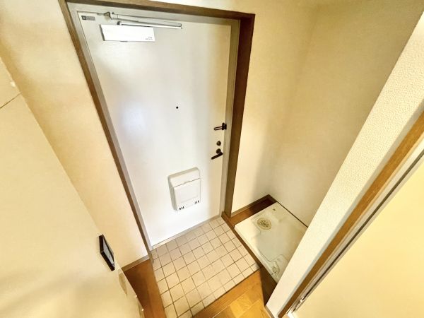 ラフォーレ竹山2階1K 玄関の画像