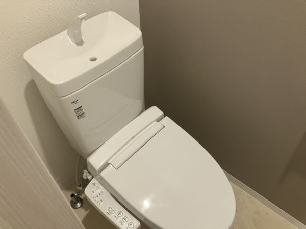 Villa　41　YAMATE　SUITA3階2LDK トイレの画像