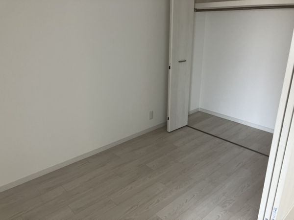 Villa　41　YAMATE　SUITA3階2LDK 部屋①の画像