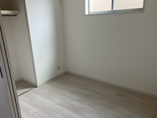 Villa　41　YAMATE　SUITA3階2LDK 部屋①の画像