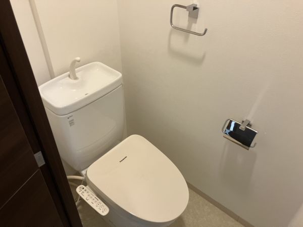 クラウンハイム北心斎橋フラワーコート2階1K トイレの画像