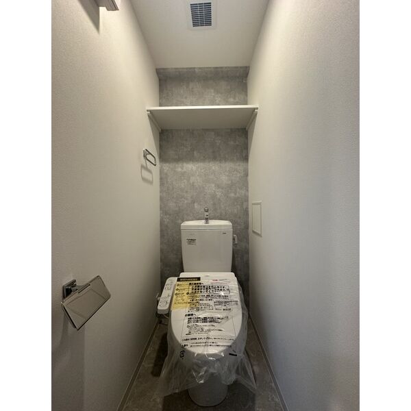 AELL OSAKA EAST15階2K トイレの画像
