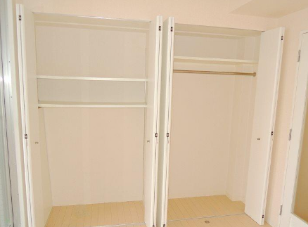 ドゥーエ谷町12階1K 収納の画像