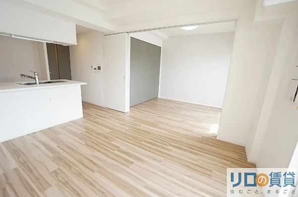 Dimus新大阪13階1LDK 玄関の画像