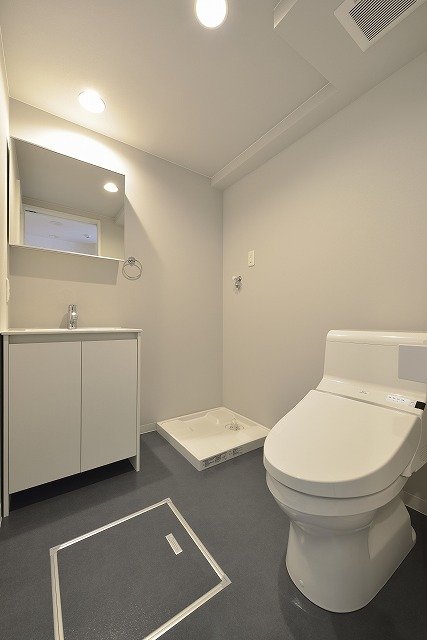 コンフォート上高畑2階1K トイレの画像