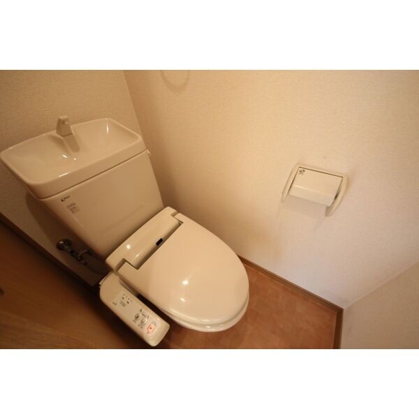 プルス塚本ドゥーエ1階1K トイレの画像