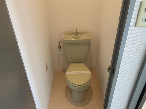 フラーリッシュ緑4階2LDK トイレの画像