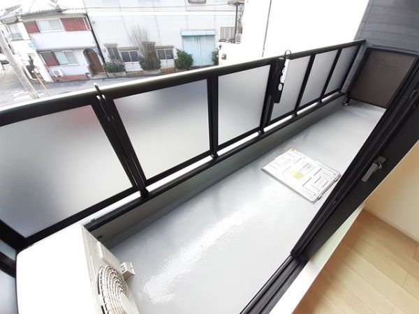 ヴェーネレア2階1LDK ベランダの画像