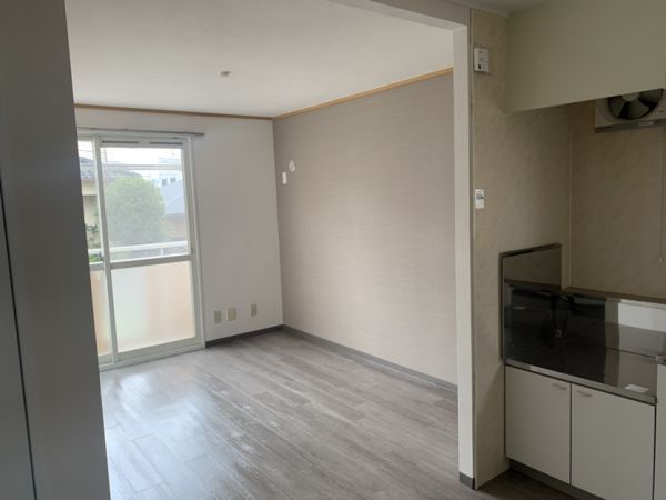 グリーンヒル小金台E棟1階2LDK リビングの画像