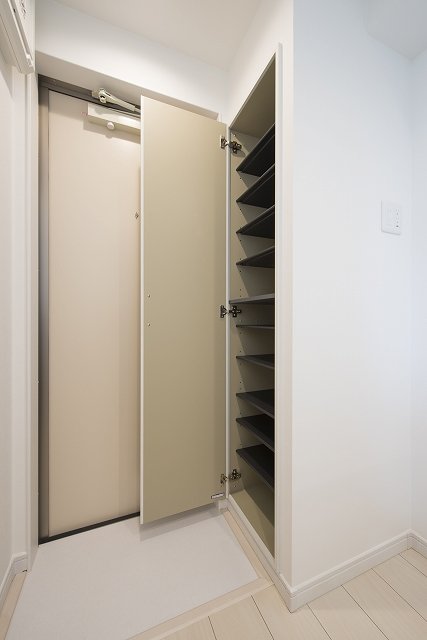 lapislazuli2階1R 玄関の画像