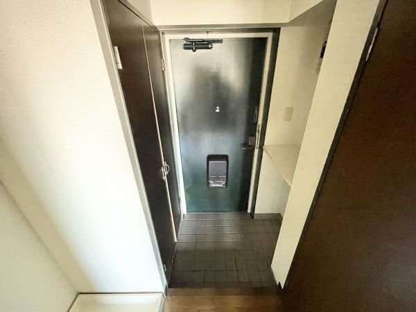 メゾン・ド・ポプラ4階1K 玄関の画像