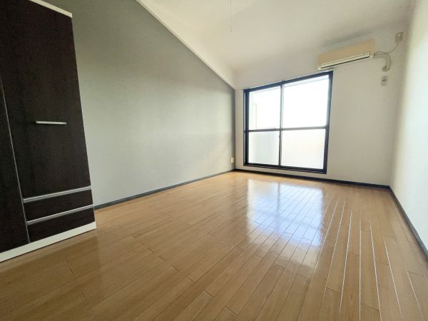 メゾン・ド・ポプラ4階1K 部屋①の画像