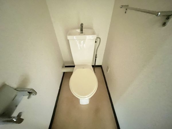 メゾン・ド・ポプラ4階1K トイレの画像