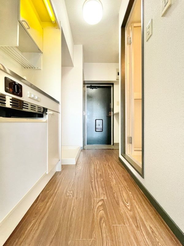 メゾン・ド・ポプラ4階1K 玄関の画像