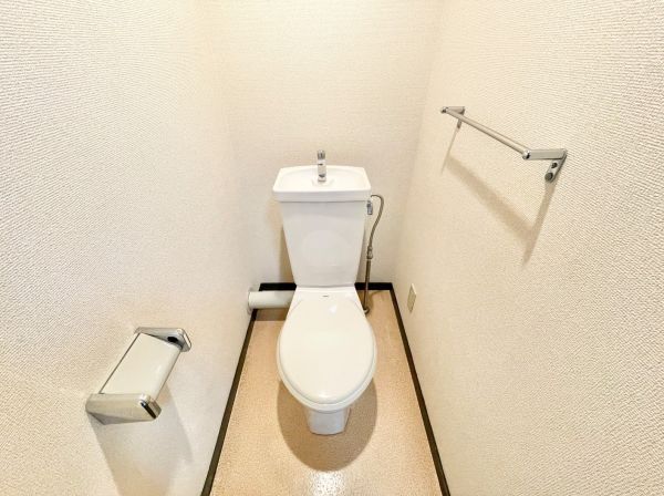 メゾン・ド・ポプラ4階1K トイレの画像