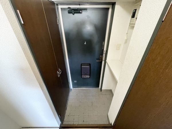 メゾン・ド・ポプラ4階1K 玄関の画像