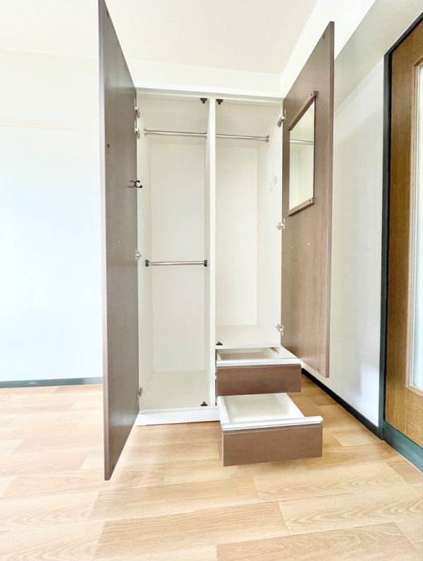 メゾン・ド・ポプラ2階1K 収納の画像