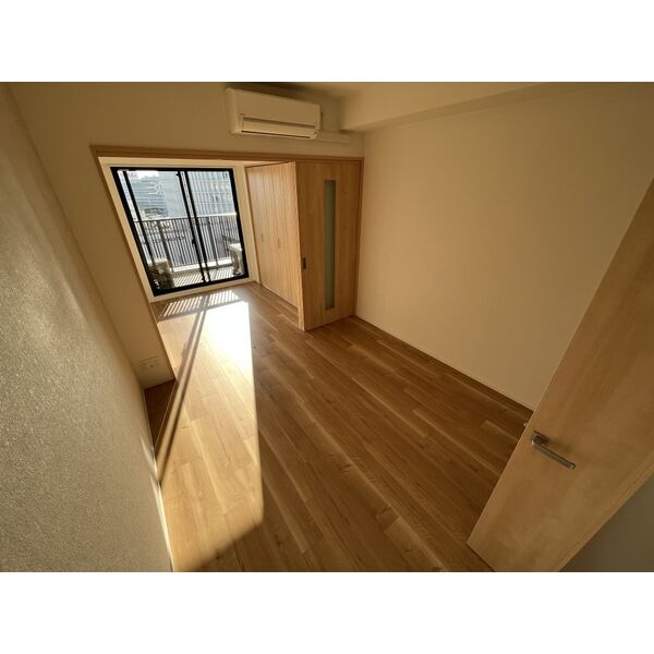 スプランディッドVIII9階2K リビングの画像