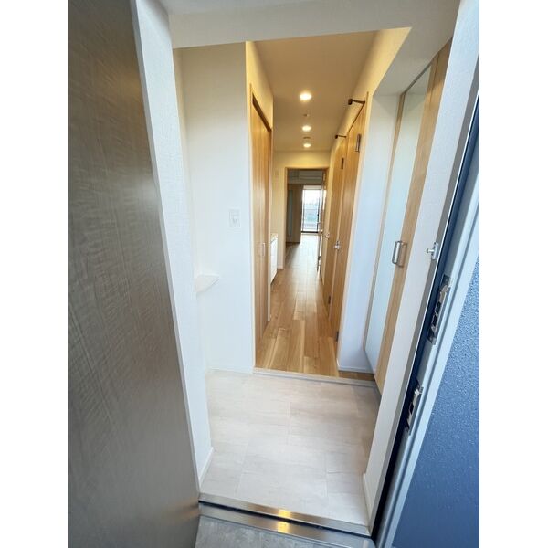 スプランディッドVIII9階2K 玄関の画像