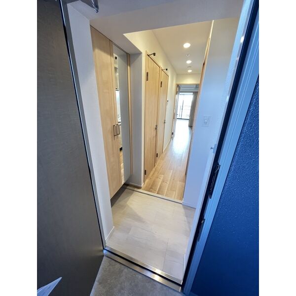 スプランディッドVIII7階2K 玄関の画像